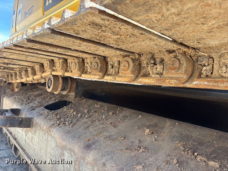 image for item EA7242 2015 Komatsu PC240LC-10 long reach excavator