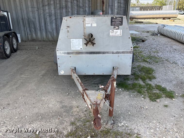 image for item EA7243 1995 LeRoi Q185DJ-E air compressor