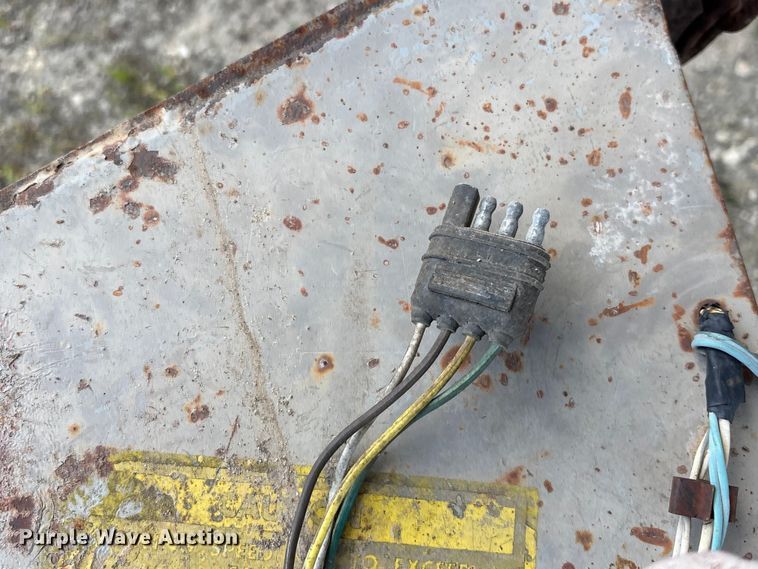 image for item EA7243 1995 LeRoi Q185DJ-E air compressor