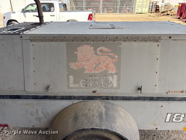 image for item EA7243 1995 LeRoi Q185DJ-E air compressor