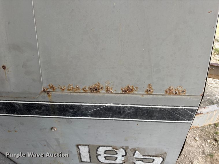 image for item EA7243 1995 LeRoi Q185DJ-E air compressor