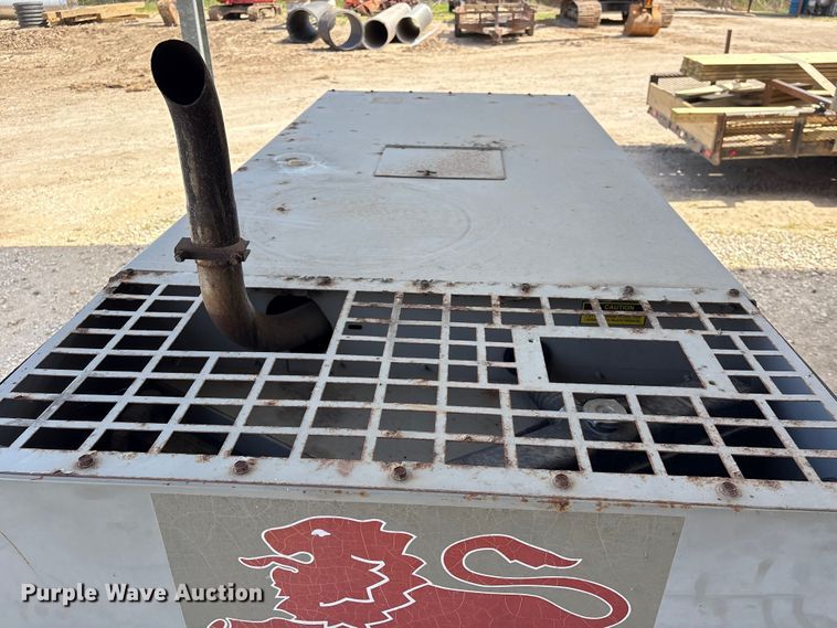 image for item EA7243 1995 LeRoi Q185DJ-E air compressor