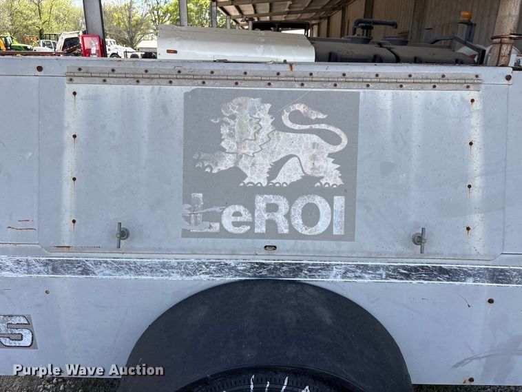 image for item EA7243 1995 LeRoi Q185DJ-E air compressor