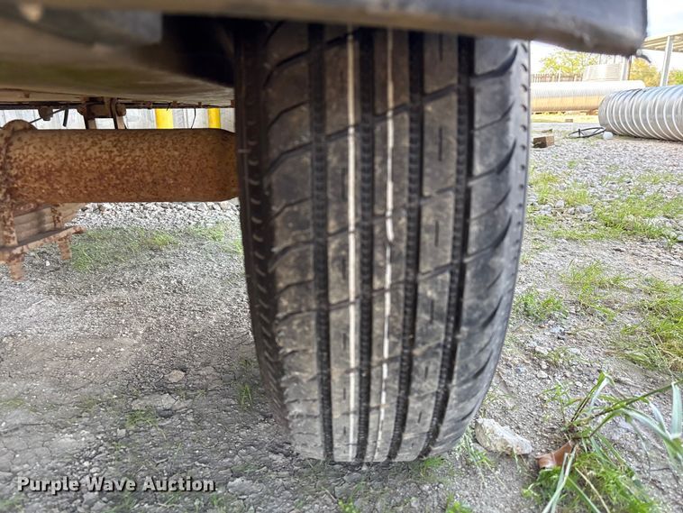 image for item EA7243 1995 LeRoi Q185DJ-E air compressor