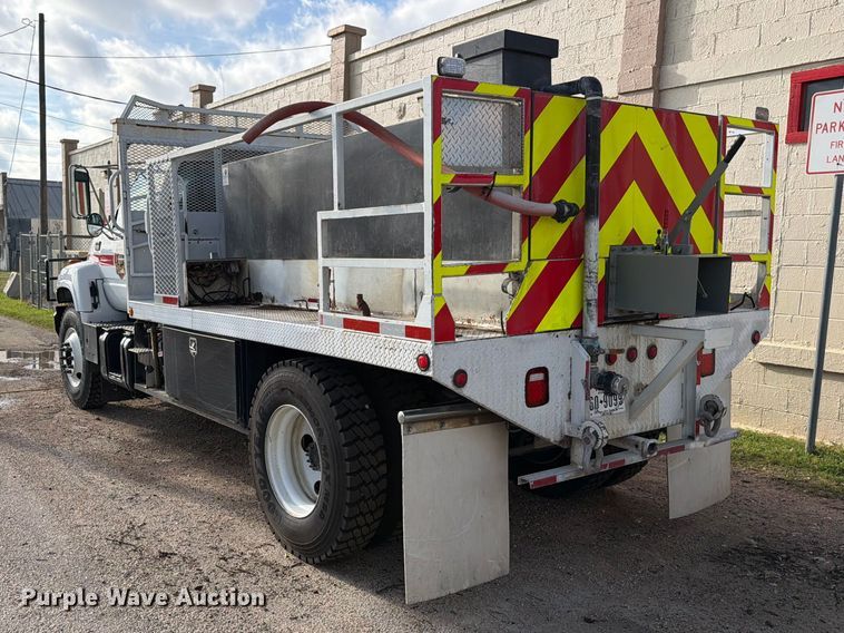 image for item ED5193 2002 GMC C6500 brush fire truck