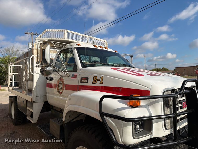 image for item ED5193 2002 GMC C6500 brush fire truck