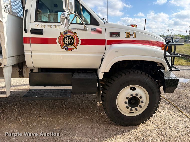 image for item ED5193 2002 GMC C6500 brush fire truck