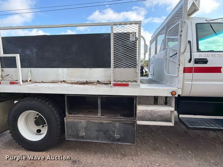 image for item ED5193 2002 GMC C6500 brush fire truck