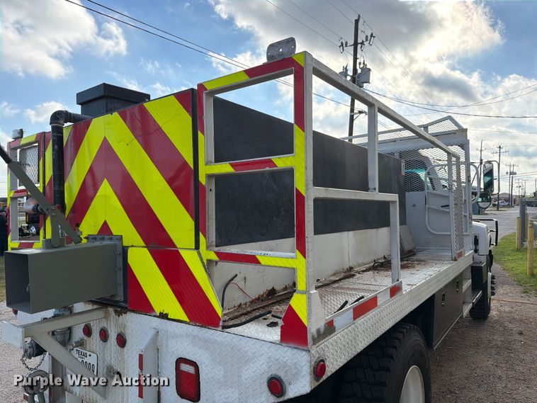 image for item ED5193 2002 GMC C6500 brush fire truck