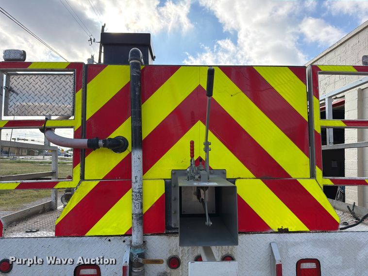 image for item ED5193 2002 GMC C6500 brush fire truck