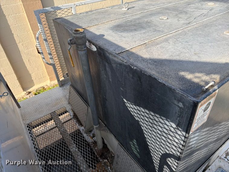 image for item ED5193 2002 GMC C6500 brush fire truck