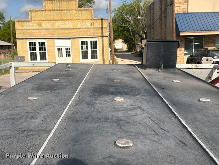 image for item ED5193 2002 GMC C6500 brush fire truck