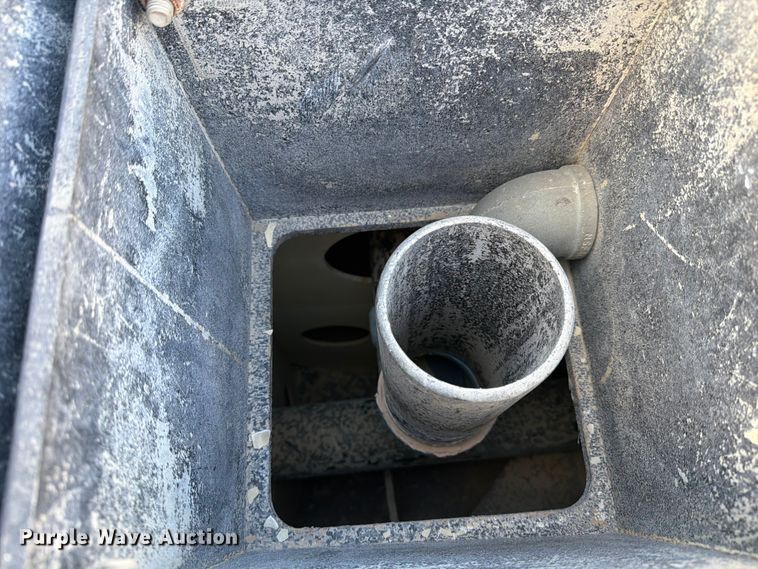 image for item ED5193 2002 GMC C6500 brush fire truck