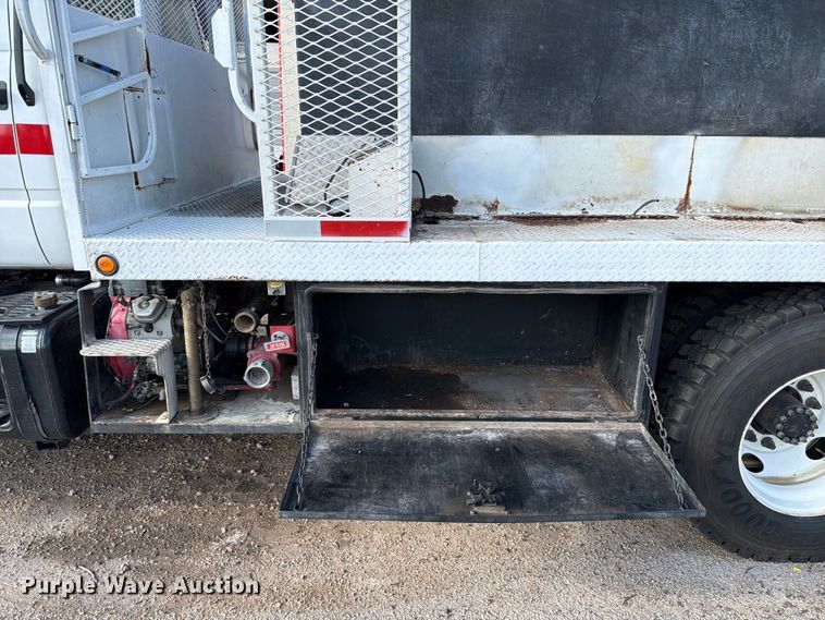 image for item ED5193 2002 GMC C6500 brush fire truck