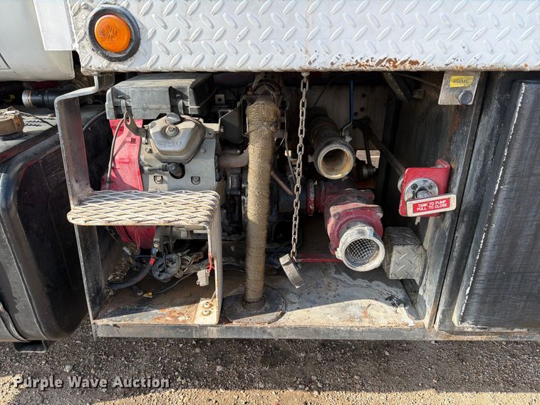 image for item ED5193 2002 GMC C6500 brush fire truck