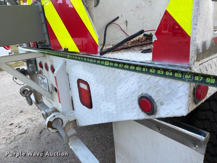 image for item ED5193 2002 GMC C6500 brush fire truck