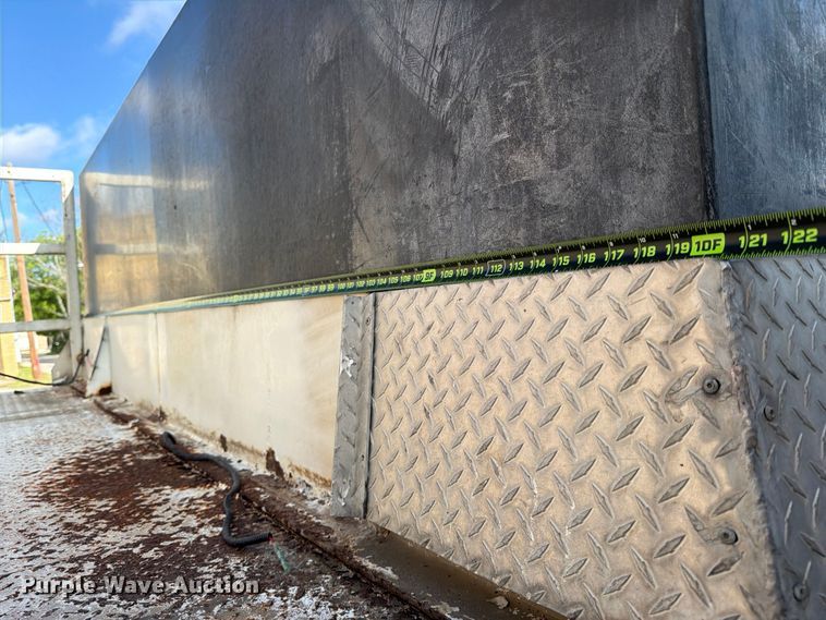 image for item ED5193 2002 GMC C6500 brush fire truck