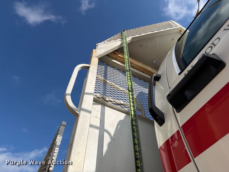 image for item ED5193 2002 GMC C6500 brush fire truck