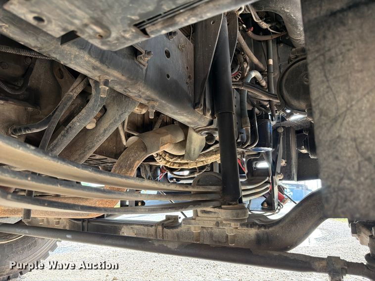 image for item ED5193 2002 GMC C6500 brush fire truck