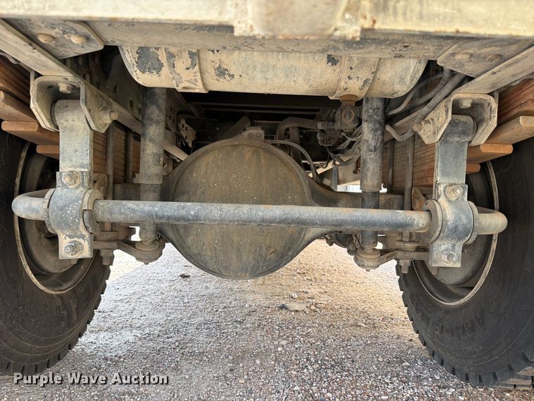 image for item ED5193 2002 GMC C6500 brush fire truck