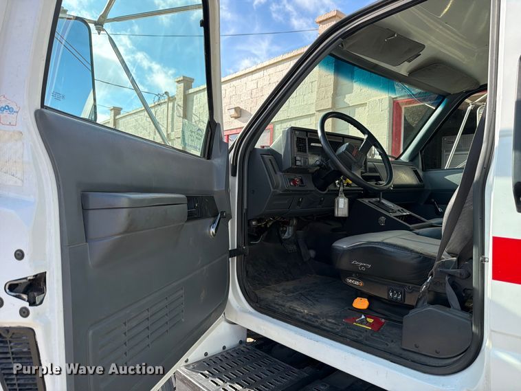 image for item ED5193 2002 GMC C6500 brush fire truck