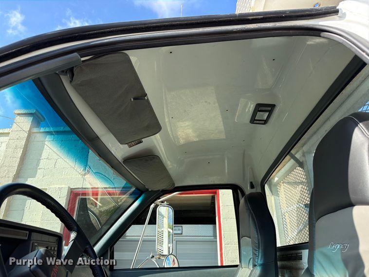 image for item ED5193 2002 GMC C6500 brush fire truck