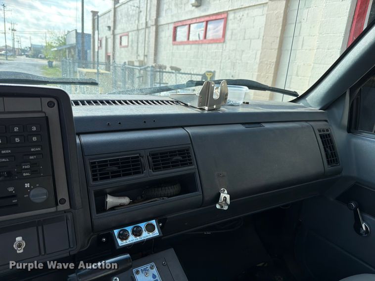 image for item ED5193 2002 GMC C6500 brush fire truck