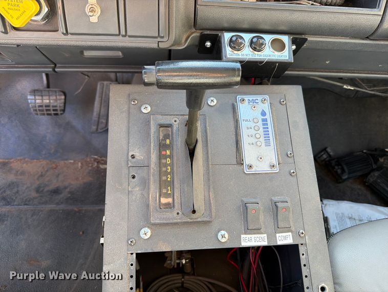 image for item ED5193 2002 GMC C6500 brush fire truck