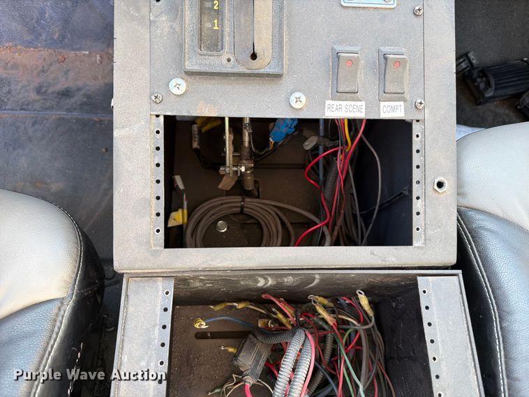 image for item ED5193 2002 GMC C6500 brush fire truck