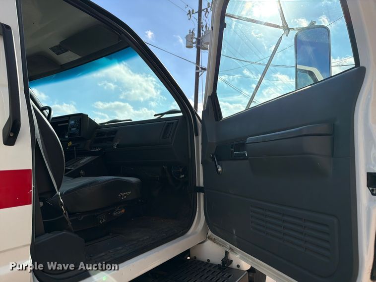 image for item ED5193 2002 GMC C6500 brush fire truck