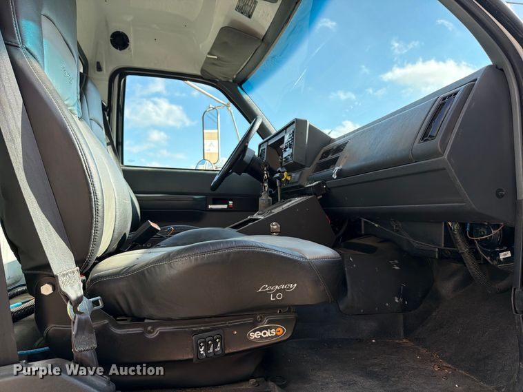 image for item ED5193 2002 GMC C6500 brush fire truck