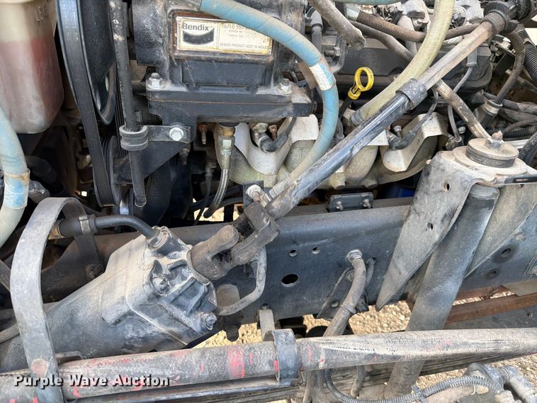 image for item ED5193 2002 GMC C6500 brush fire truck