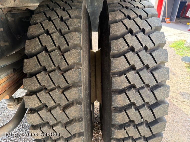 image for item ED5193 2002 GMC C6500 brush fire truck