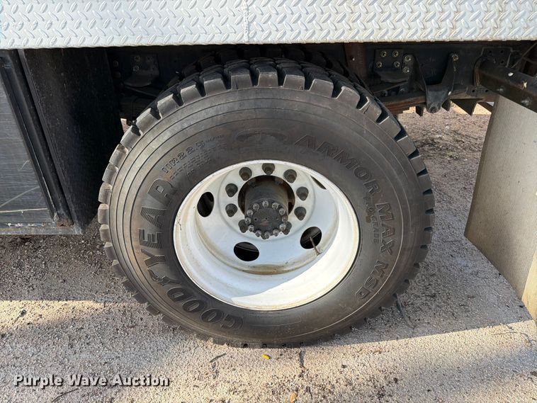 image for item ED5193 2002 GMC C6500 brush fire truck