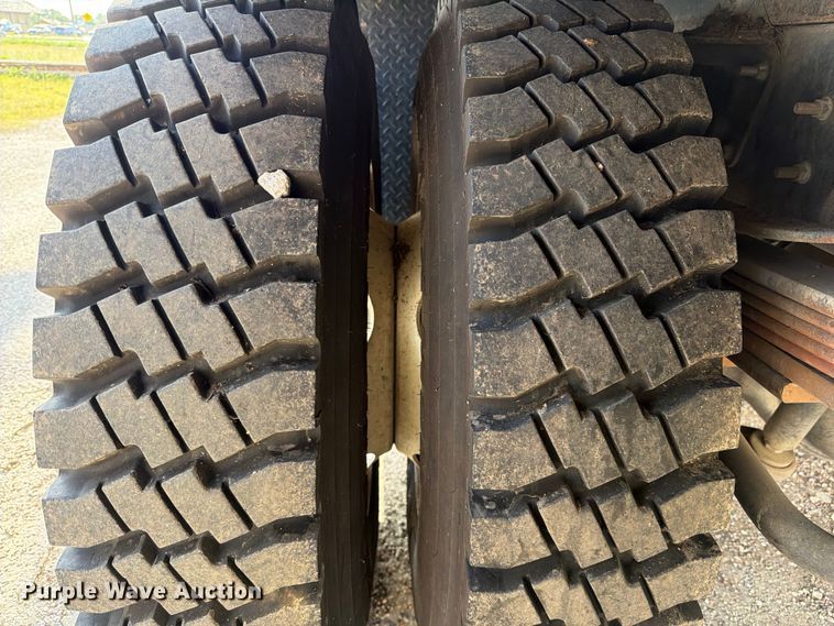 image for item ED5193 2002 GMC C6500 brush fire truck