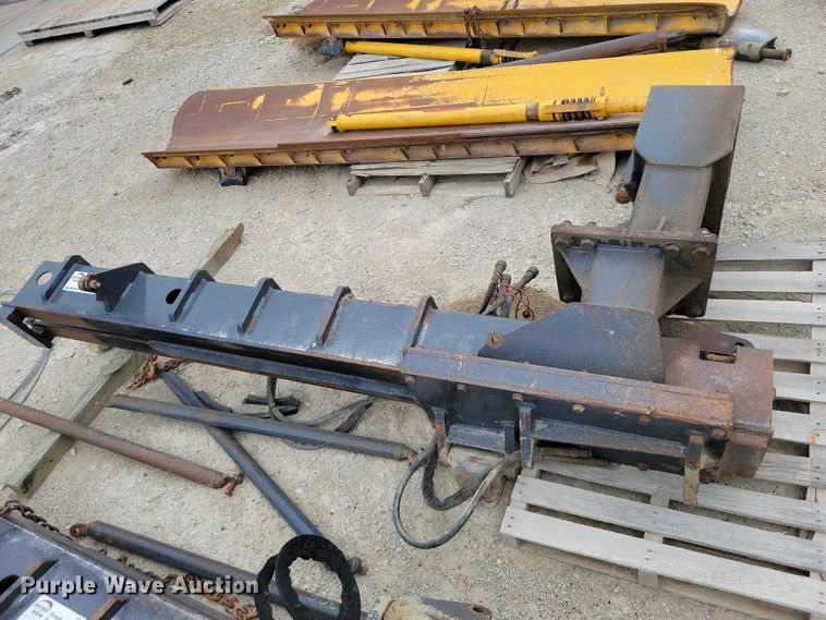 image for item EE0909 John Deere  motor grader wing blade