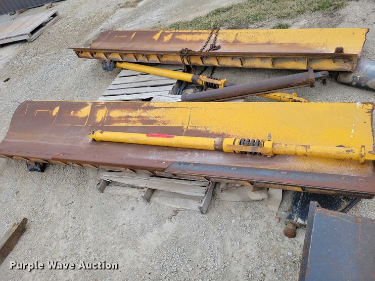 image for item EE0910 John Deere motor grader wing blade