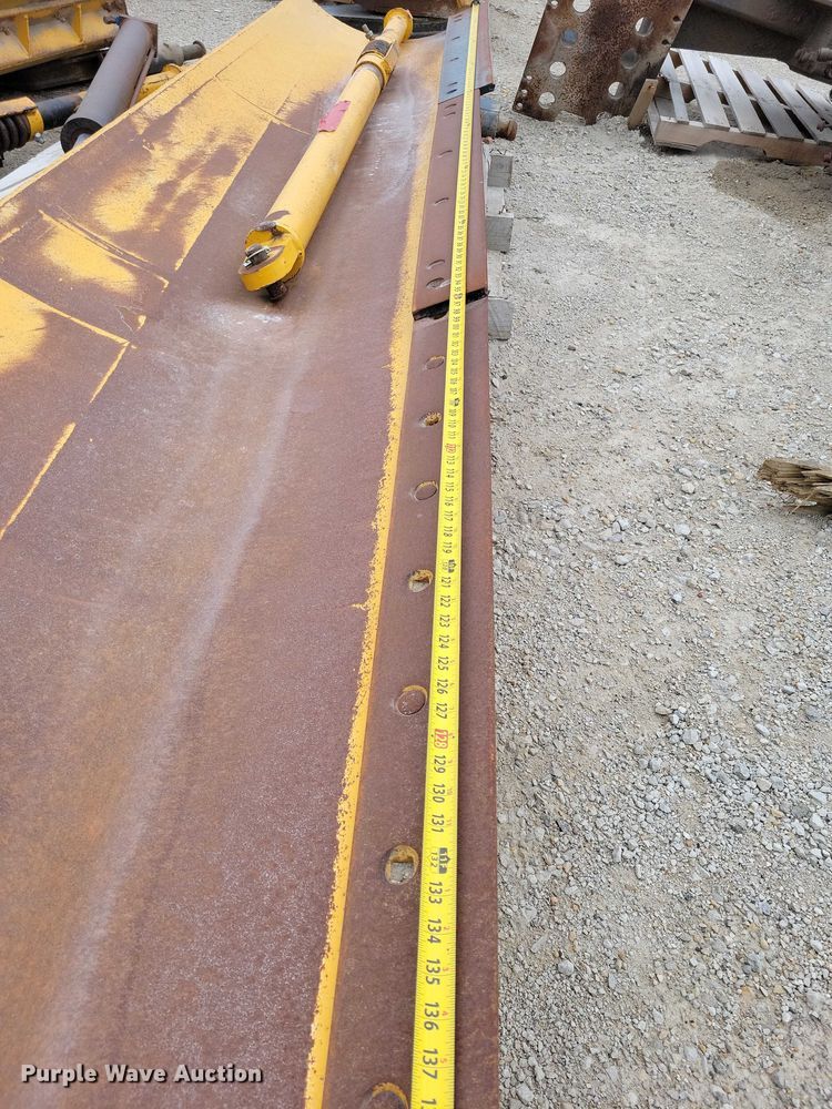 image for item EE0910 John Deere motor grader wing blade