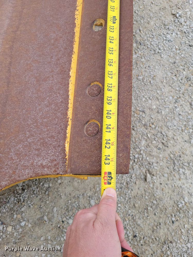 image for item EE0910 John Deere motor grader wing blade