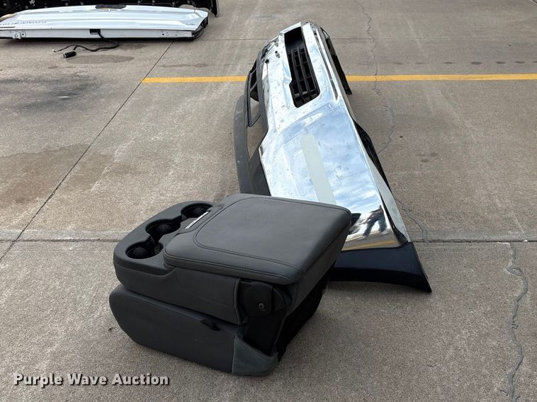 image for item EI5752 Truck parts