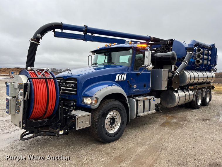 image for item EM5025 2014 Mack GU713  sewer jetter truck