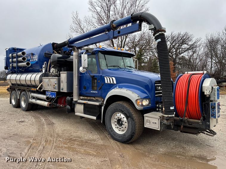image for item EM5025 2014 Mack GU713  sewer jetter truck