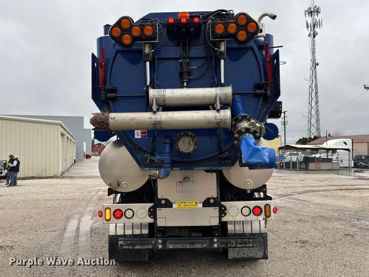 image for item EM5025 2014 Mack GU713  sewer jetter truck