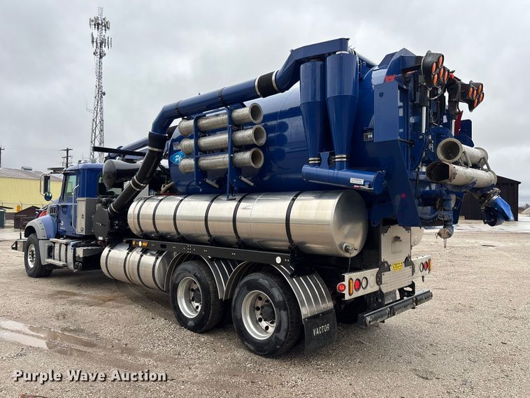 image for item EM5025 2014 Mack GU713  sewer jetter truck