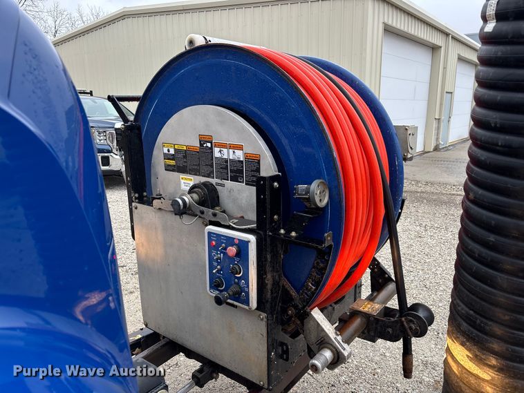 image for item EM5025 2014 Mack GU713  sewer jetter truck