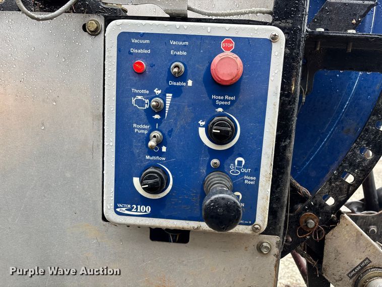 image for item EM5025 2014 Mack GU713  sewer jetter truck