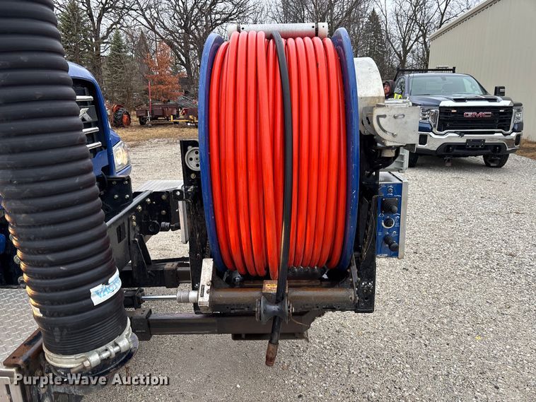 image for item EM5025 2014 Mack GU713  sewer jetter truck