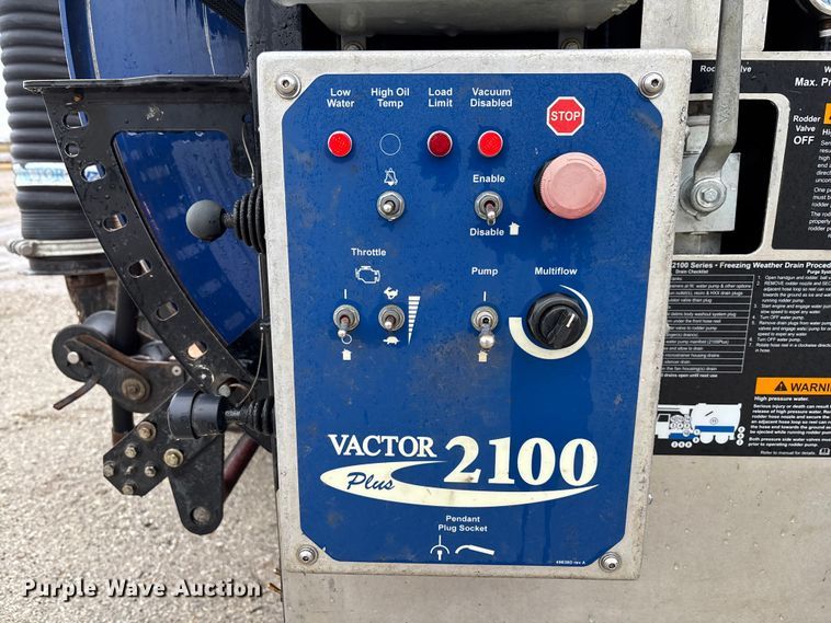 image for item EM5025 2014 Mack GU713  sewer jetter truck