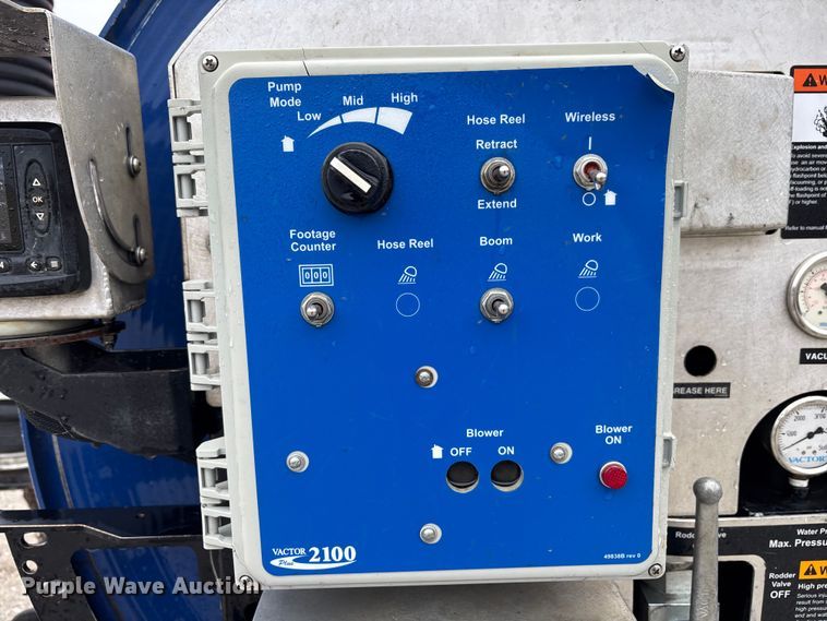 image for item EM5025 2014 Mack GU713  sewer jetter truck