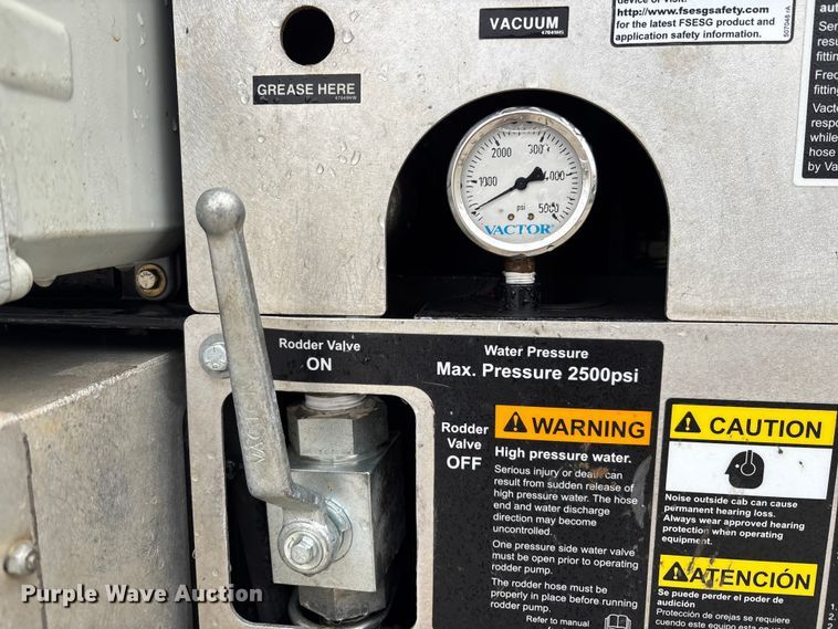 image for item EM5025 2014 Mack GU713  sewer jetter truck